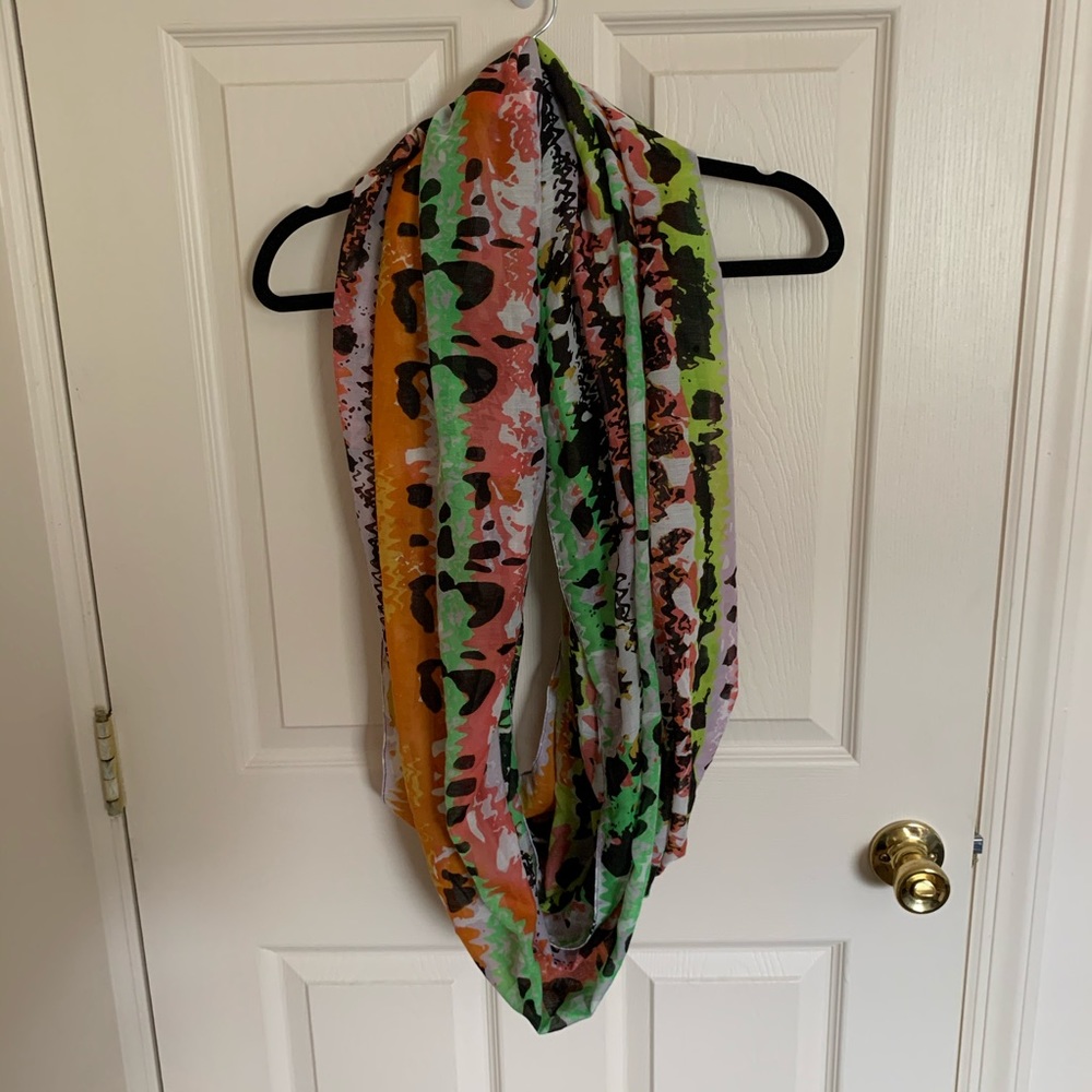 Lightweight scarf 🖤💚🧡